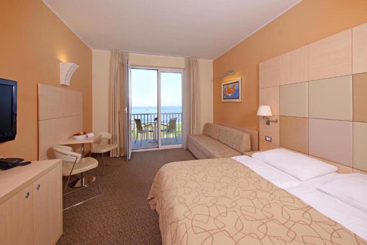 Haliaetum And Mirta Hotell Izola Exteriör bild